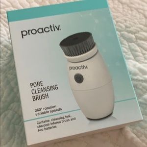 Pore Cleansing Brush